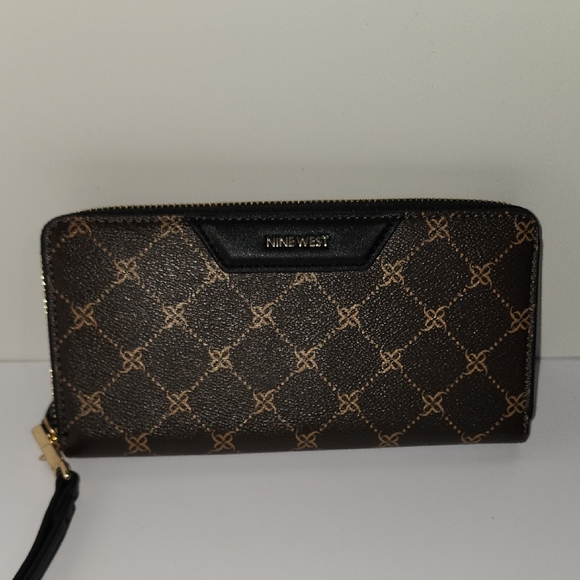 Nine West Handbags - Nine West Black and Brown Patterned Wallet